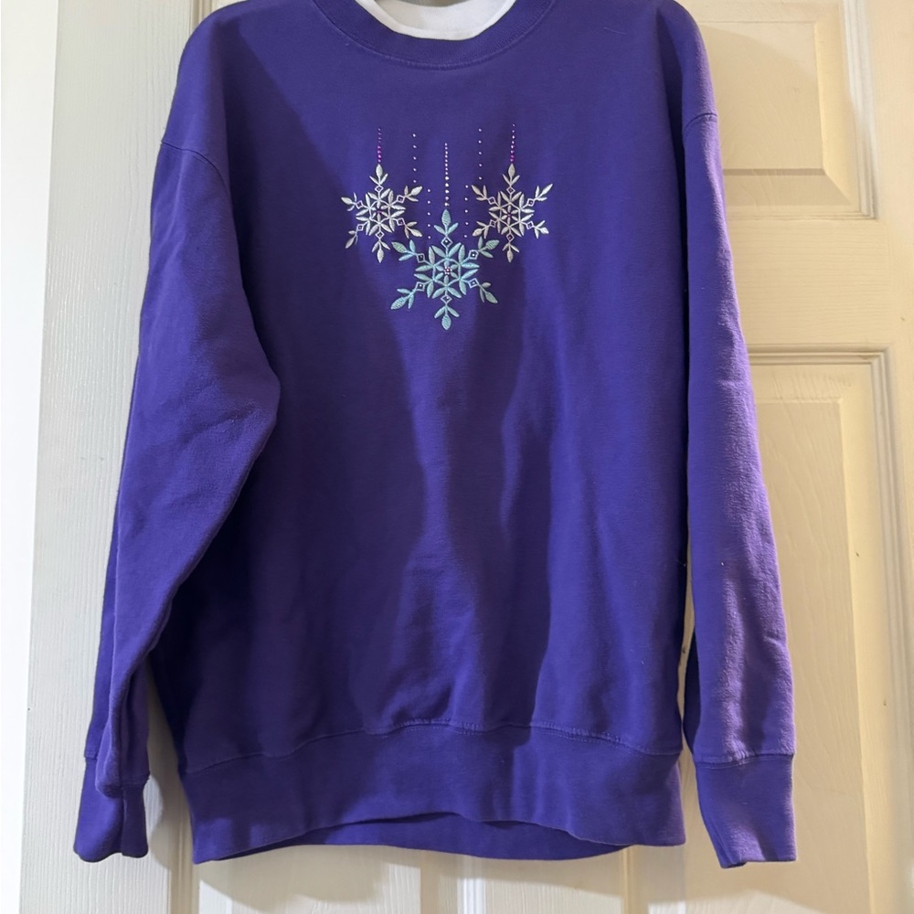 Elegant Purple Snowflake Women's Sweater